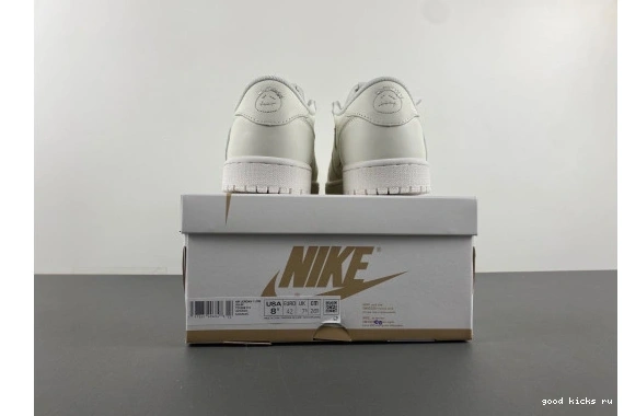 SP TRAVIS 1  SCOTT JORDAN  LOW OG OG1228-111 RETRO OG1228-111 0407